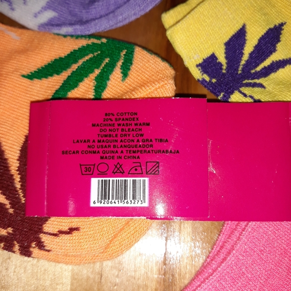 6 Pairs Cannabis Ladies Socks - Picture 3 of 5